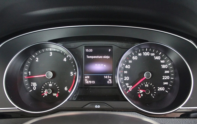 Volkswagen Passat cena 66900 przebieg: 187913, rok produkcji 2019 z Ostroróg małe 379